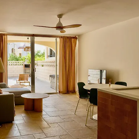 Casa Playa, Newly Renovated, Bbq, Pool, Terrace Apartment *